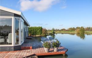 Gorgeous Home In Molenschot With Wifi