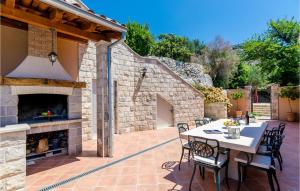 Beautiful Home In Trsteno With Wifi 