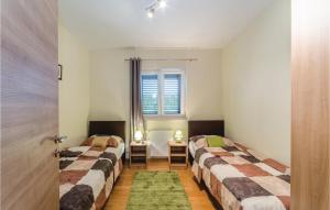 Gorgeous Apartment In Zadar With Kitchen 