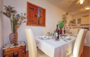 6 Bedroom Beautiful Home In Crikvenica 