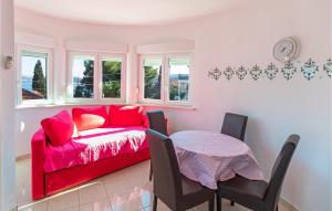 Two-Bedroom Apartment In Klek