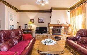 3 Bedroom Awesome Home In Praputnjak