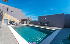 Amazing Home In Zagrad