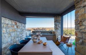 Amazing Home In Zagrad