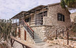 Four-Bedroom Holiday Home In Kornati