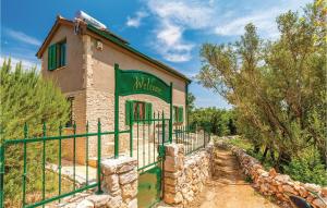 Beautiful Home In Silo With House Sea View 
