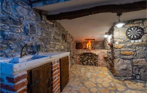 Gorgeous Home In Zelengrad With Kitchen