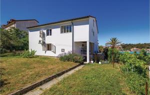 1 Bedroom Awesome Apartment In Banjol