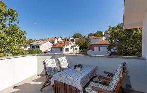 Lovely Apartment In Njivice With House Sea View 