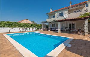 4 Bedroom Gorgeous Home In Dubrava