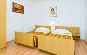 4 Bedroom Stunning Apartment In Omis 