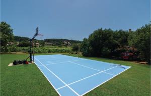 6 Bedroom Stunning Home In Lumbarda 