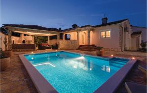 Three-Bedroom Holiday Home Betiga With A Fireplace 02