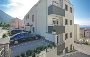 Gorgeous Apartment In Makarska With Wifi 