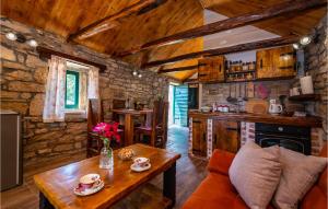 Gorgeous Home In Zelengrad With Kitchen 