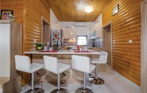 Two-Bedroom Apartment In Velika Gorica