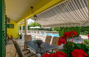 2 Bedroom Awesome Apartment In Labin 