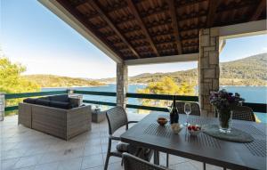 Holiday Home Sokolic Bb Vi