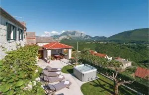 Three-Bedroom Holiday Home In Podgrade - Podgrađe