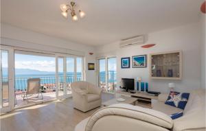 Lovely Apartment In Podaca With Wifi 