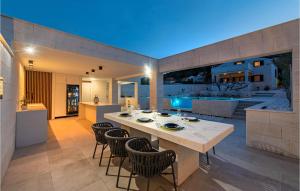 Gorgeous Home In Preko