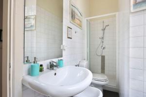 Spacious & Bright, next to the Duomo of Florence, Michelangelo, with Patio