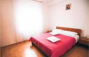 Awesome Apartment In Vodice With Kitchen 