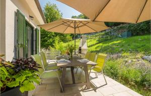 4 Bedroom Gorgeous Apartment In Porozina 