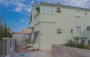 Cozy Apartment In Biograd With Wifi