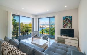 Gorgeous Apartment In Selca With Wifi