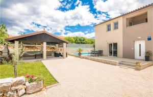 2 Bedroom Cozy Home In Kras