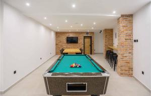 5 Bedroom Beautiful Home In Podstrana