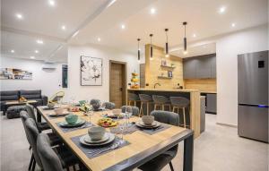 5 Bedroom Beautiful Home In Podstrana