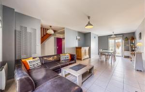 Maisons de vacances Beautiful Home In Royan With Wifi : photos des chambres