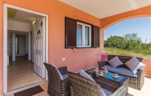 Cozy Home In Vodnjan With Wifi