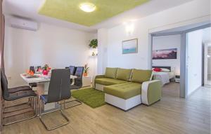 Cozy Home In Vodnjan With Wifi