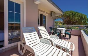 1 Bedroom Stunning Apartment In Barbat