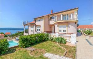 Amazing Home In Dramalj