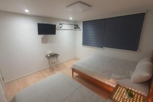 Hyuns 101 - Seoul station 5 min by walk