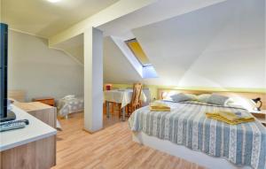 Gorgeous Home In Slunj With Kitchen