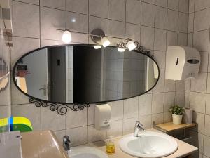 Hotels HOTEL LES MARRONNIERS : photos des chambres