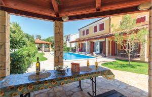 Lovely Apartment In Banjole With Wifi