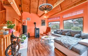 Amazing Home In Pustodol With Sauna