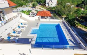 Cozy Home In Unesic With Sauna