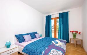 4 Bedroom Cozy Home In Krizisce 