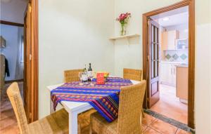 2 Bedroom Lovely Apartment In Cordoba