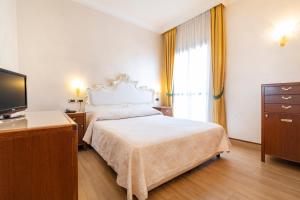 Superior Double Room with Front Lagoon View