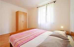 Cozy Apartment In Rabac With Kitchen