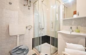 Cozy Apartment In Rabac With Kitchen