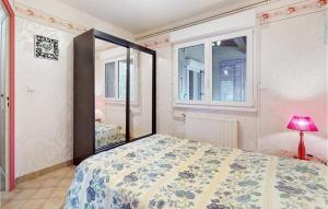 Maisons de vacances Lovely Home In Saint-Maurice-Sur-Eygu : photos des chambres